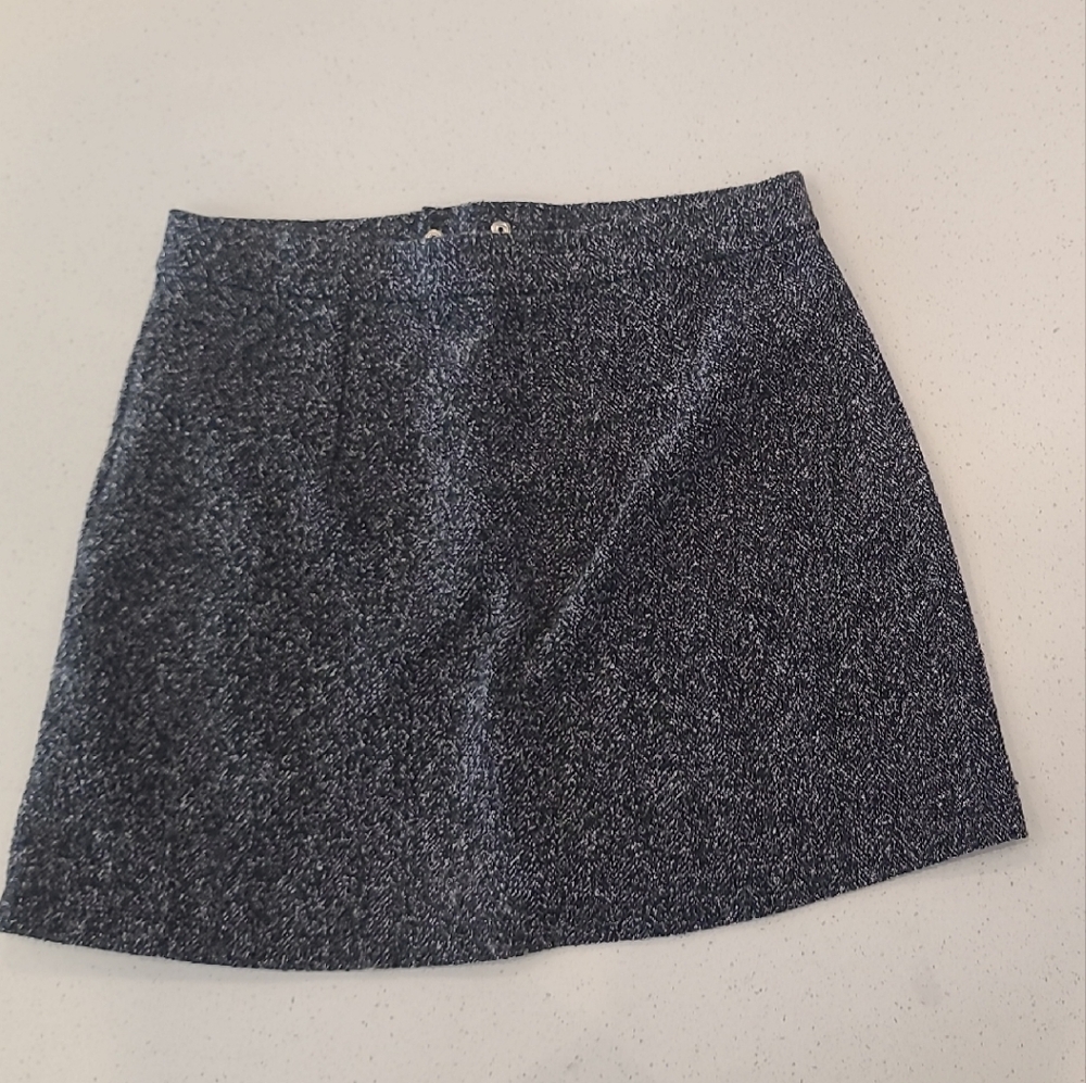 Bershka High-Waisted Tweed Mini Skirt • Zip Front | Size M